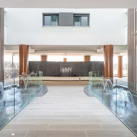 Infinity Luxury Apartment, Apartment *